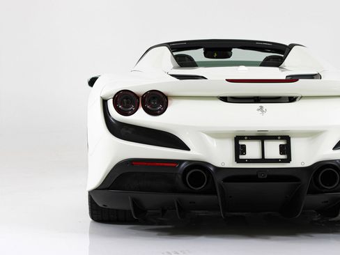 Used 2022 Ferrari F8 Tributo RWD image 28