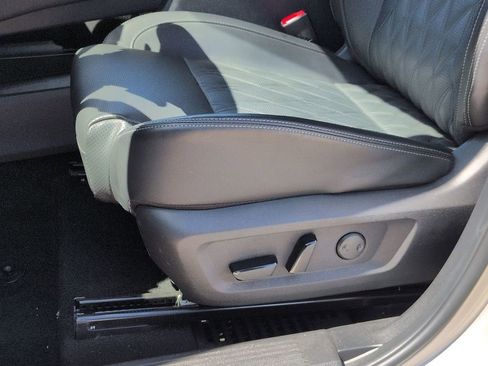 Used 2024 Nissan Rogue Platinum w/ Platinum Premium Package FWD image 12