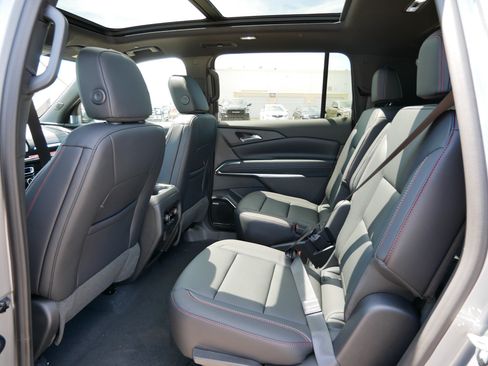 New 2026 Chevrolet Traverse Z71 w/ Enhanced Driving Package AWD/4WD image 11