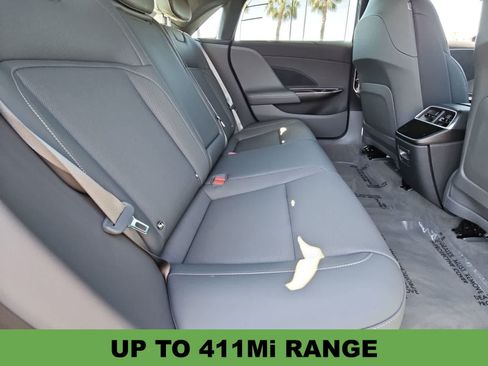 Used 2024 Lucid Air Touring AWD/4WD image 17