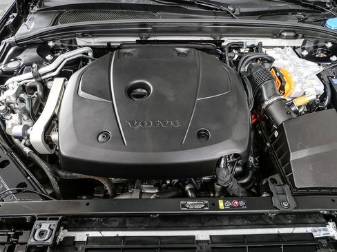 Used 2024 Volvo S60 T8 Plus w/ Climate Package AWD/4WD image 34