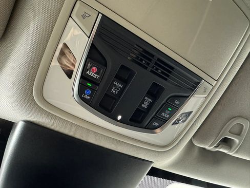 Used 2024 Acura MDX SH-AWD image 25