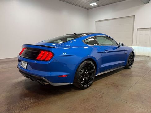 Used 2019 Ford Mustang GT Premium w/ Black Accent Package RWD image 32