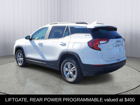 Used 2023 GMC Terrain SLE w/ Driver Convenience Package image 4