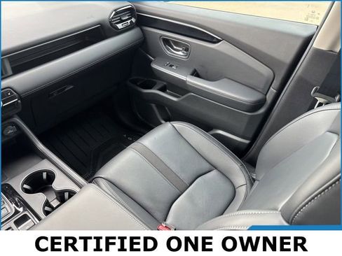 Used 2025 Honda Pilot EX-L image 16