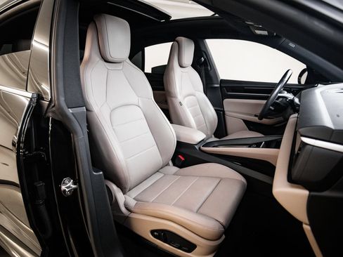 Certified 2024 Porsche Macan 4 Electric AWD/4WD image 29