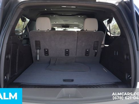 Used 2024 Chevrolet Suburban LT RWD image 22