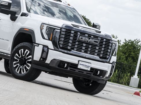 Used 2024 GMC Sierra 2500 Denali Ultimate AWD/4WD image 39