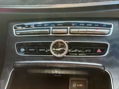 Used 2018 Mercedes-Benz E 300 image 26