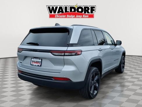New 2025 Jeep Grand Cherokee L Limited w/ Luxury Tech Group II AWD/4WD image 3