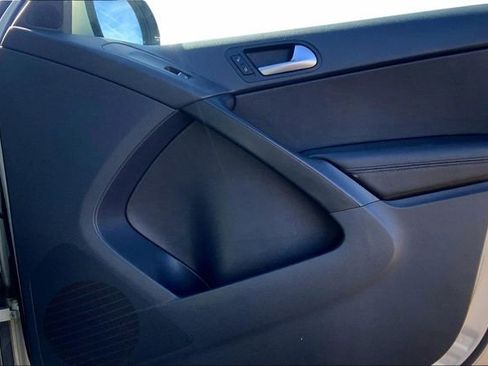 Used 2012 Volkswagen Tiguan SE image 27