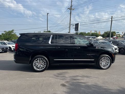 Used 2025 GMC Yukon XL Denali AWD/4WD image 8