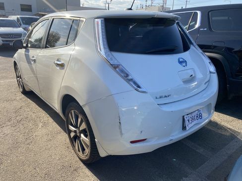 Used 2015 Nissan Leaf SV image 7
