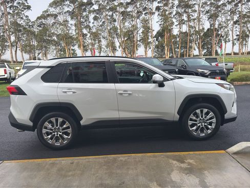 New 2025 Toyota RAV4 XLE Premium image 7