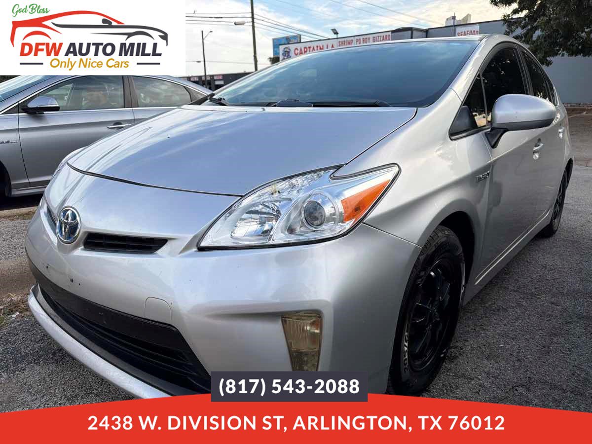 Used 2015 Toyota Prius Two w/ Preferred Accessory Package FWD image 1