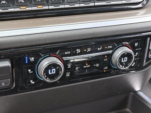 Used 2022 Chevrolet Silverado 1500 High Country w/ High Country Premium Package AWD/4WD image 24