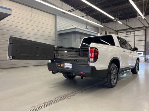 Used 2023 Honda Ridgeline RTL-E image 10