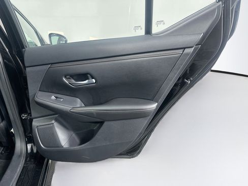 Used 2025 Nissan Sentra SR FWD image 28