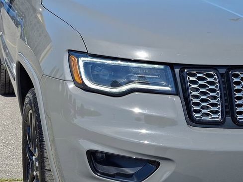 Used 2021 Jeep Grand Cherokee Laredo X AWD/4WD image 9