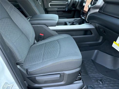 New 2026 RAM 2500 Big Horn AWD/4WD image 12