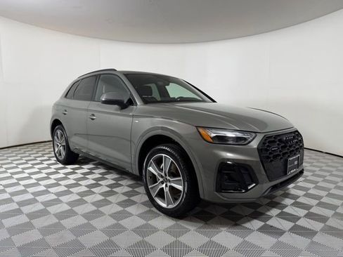 Used 2025 Audi Q5 2.0T Premium w/ Convenience Plus Package image 1