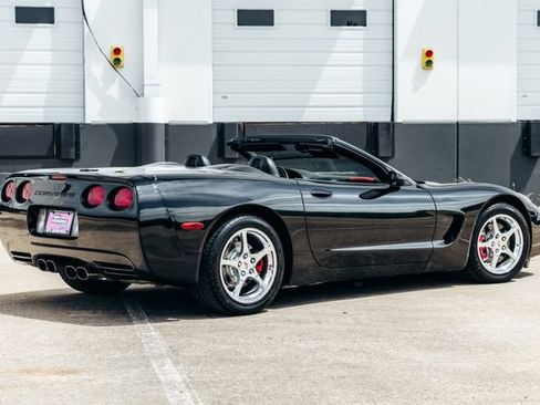 Used 2001 Chevrolet Corvette Convertible w/ Preferred Equipment Group2 RWD image 3