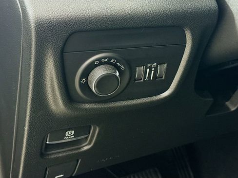 New 2025 Jeep Grand Cherokee Laredo image 10