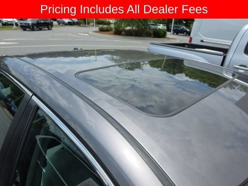 Used 2016 Toyota Camry LE w/ Moonroof Package FWD image 16
