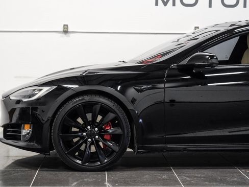 Used 2020 Tesla Model S Long Range Plus image 18