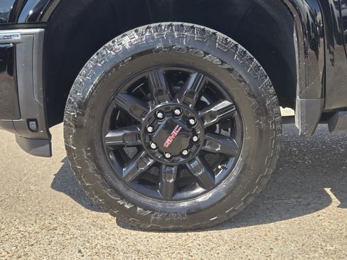 Used 2024 GMC Sierra 2500 AT4 w/ AT4 Premium Plus Package image 7