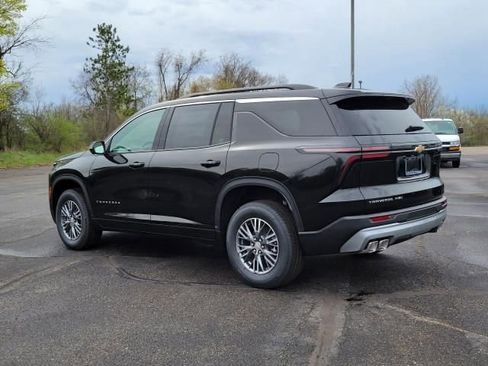 New 2026 Chevrolet Traverse LT w/ Driver Confidence Package AWD/4WD image 4