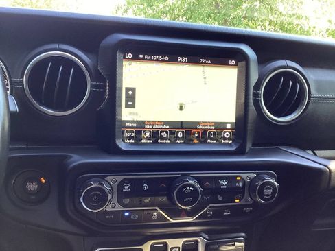 Used 2022 Jeep Wrangler Unlimited Sahara w/ Cold Weather Group AWD/4WD image 5