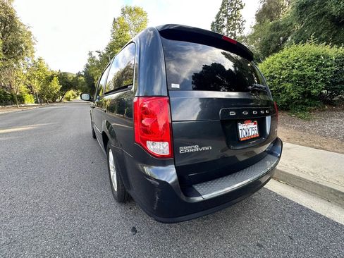 Used 2014 Dodge Grand Caravan SXT FWD image 6