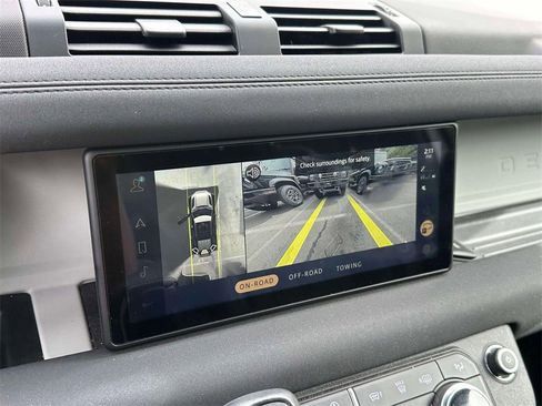 Used 2021 Land Rover Defender 110 X-Dynamic SE image 31