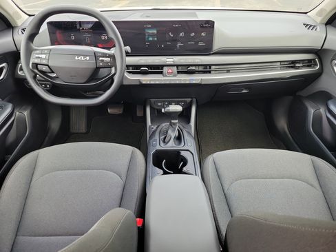 Used 2025 Kia K4 LXS image 10