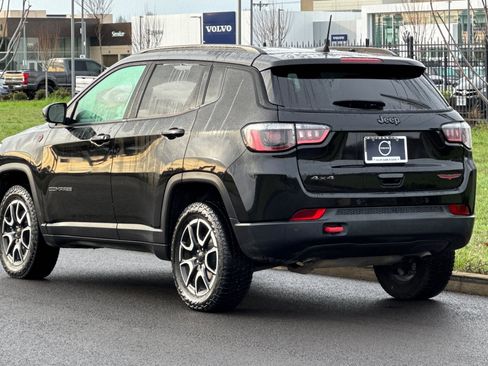 Used 2024 Jeep Compass Trailhawk image 5