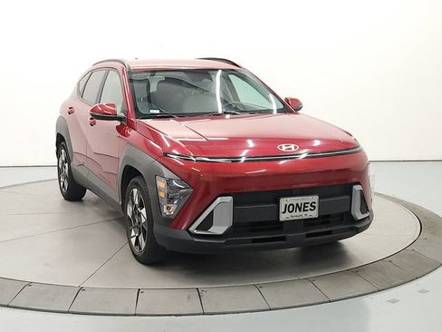 Used 2025 Hyundai Kona SEL FWD image 3
