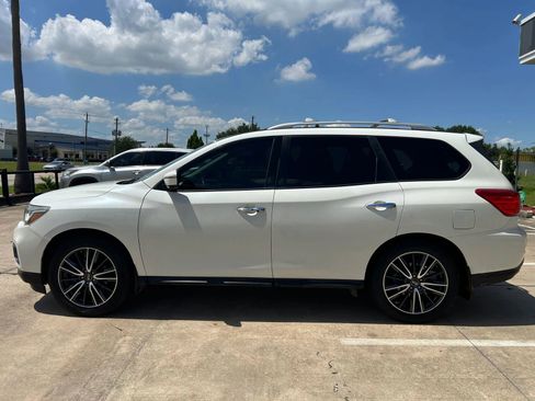 Used 2018 Nissan Pathfinder SL w/ SL Premium Package FWD image 7