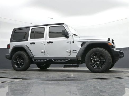 Used 2022 Jeep Wrangler Unlimited Sport image 11