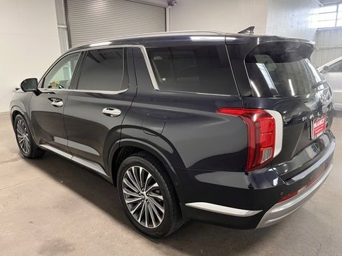 Used 2023 Hyundai Palisade Calligraphy image 5
