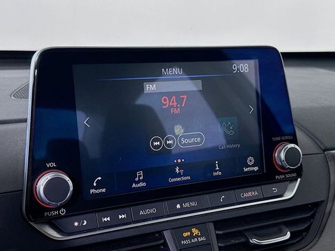 Used 2024 Nissan Altima 2.5 SV image 25