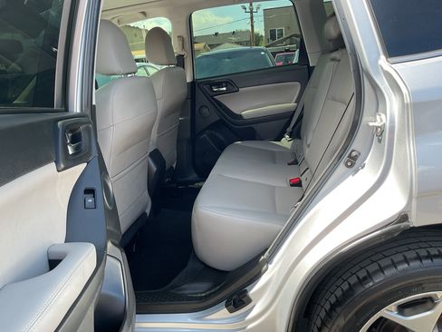 Used 2016 Subaru Forester 2.5i Touring w/ Eyesight & Navigation System AWD/4WD image 19