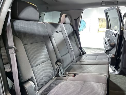 Used 2016 GMC Yukon SLE w/ Convenience Package image 17