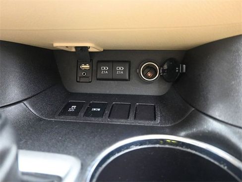 Used 2017 Toyota Highlander XLE image 14