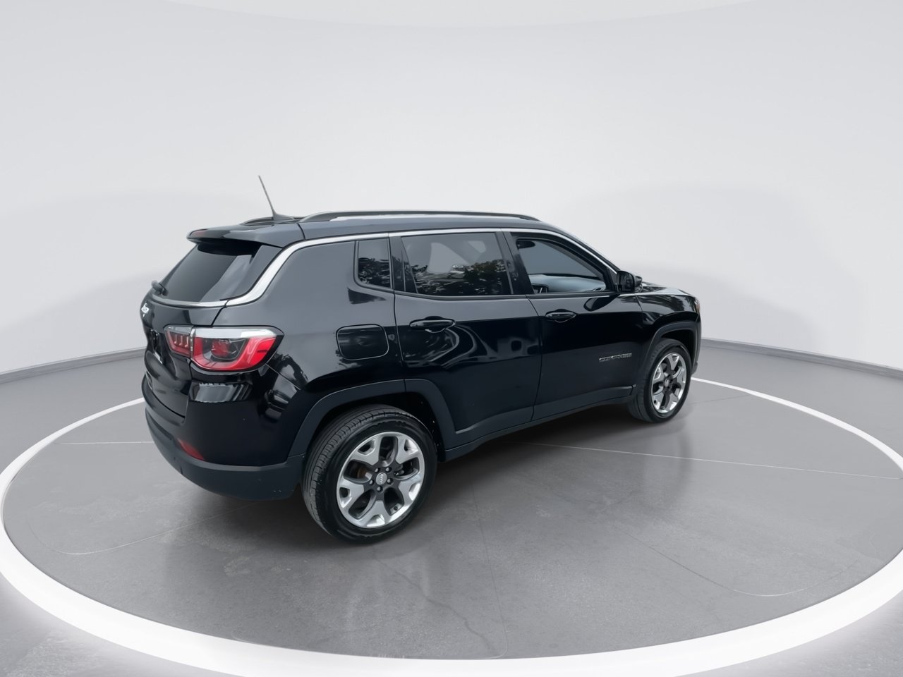 Used 2018 Jeep Compass Limited w/ Navigation Group AWD/4WD image 20