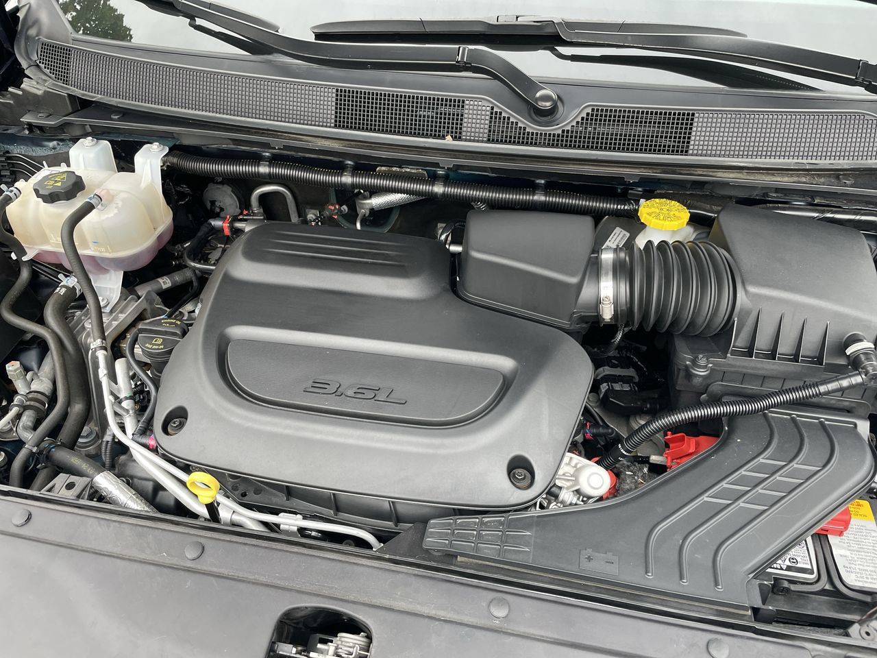 Used 2024 Chrysler Pacifica Touring-L w/ S Appearance Package FWD image 41