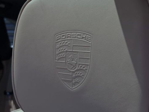 Certified 2024 Porsche Macan S AWD/4WD image 28
