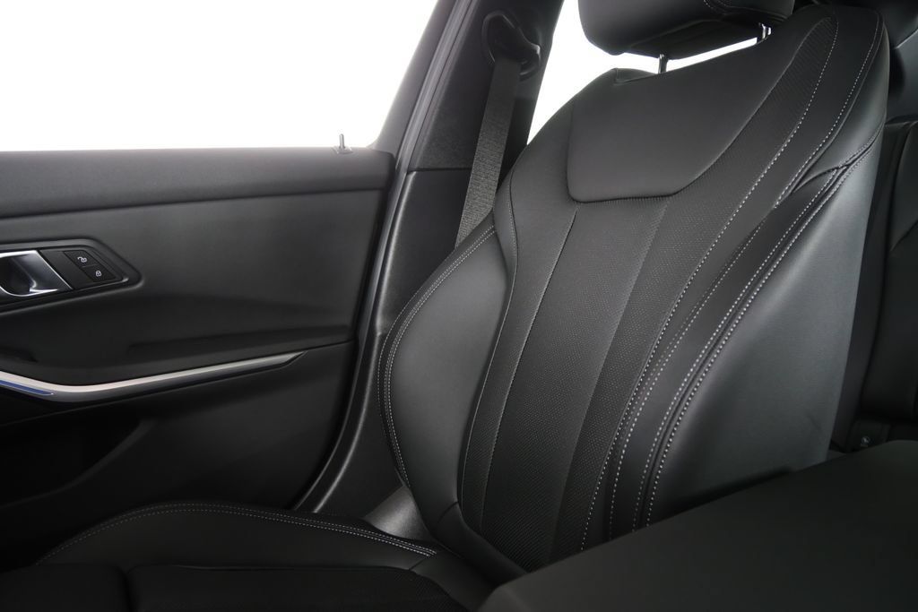 Certified 2026 BMW 330i Sedan RWD image 24