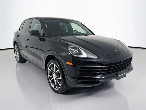 Certified 2023 Porsche Cayenne w/ Premium Package AWD/4WD image 30