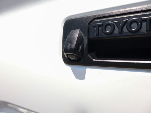 Used 2016 Toyota Tacoma TRD Sport image 44